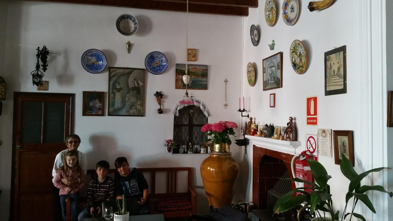Hostal Restaurante Playa Colonia de Sant Jordi Екстериор снимка