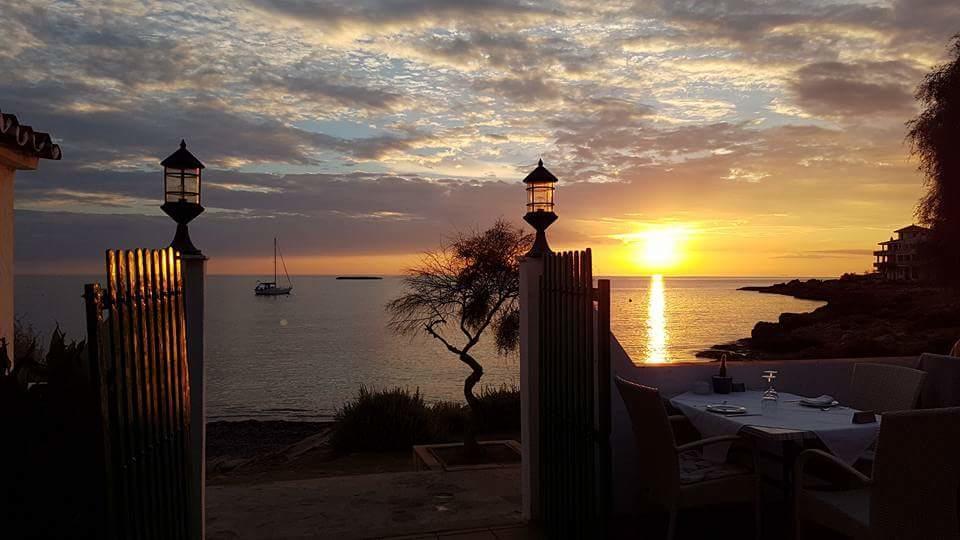 Hostal Restaurante Playa Colonia de Sant Jordi Екстериор снимка