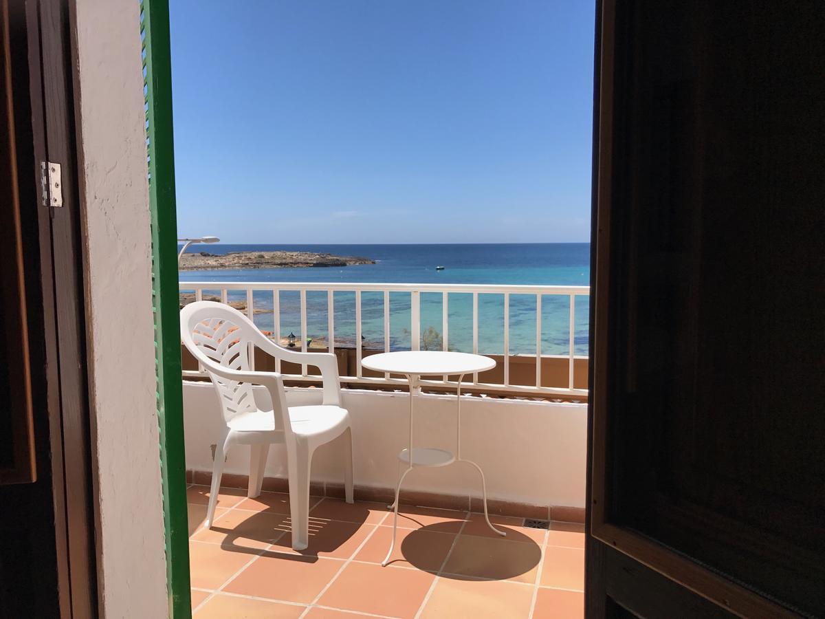 Hostal Restaurante Playa Colonia de Sant Jordi Екстериор снимка